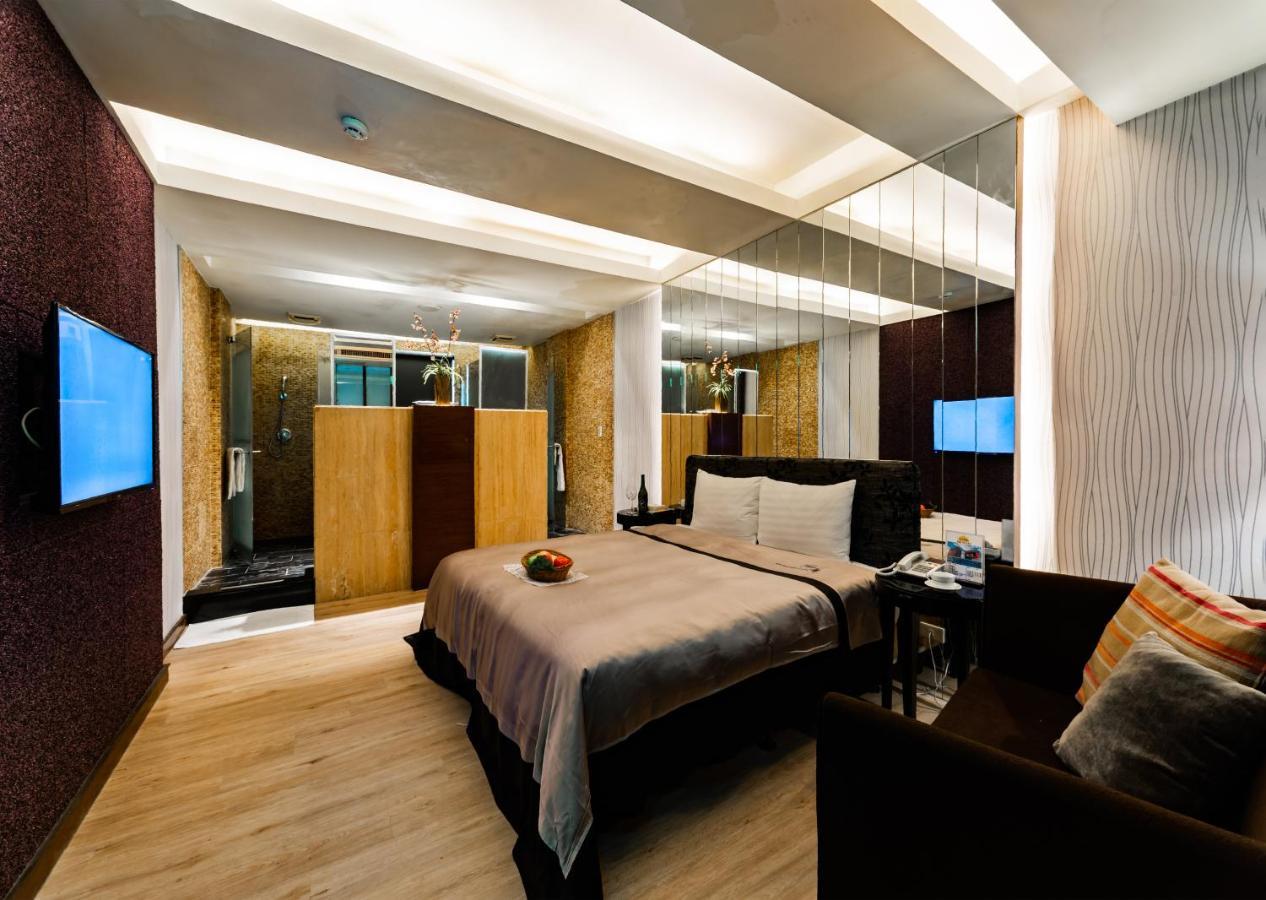 Liti Motel Đài Trung Ngoại thất bức ảnh