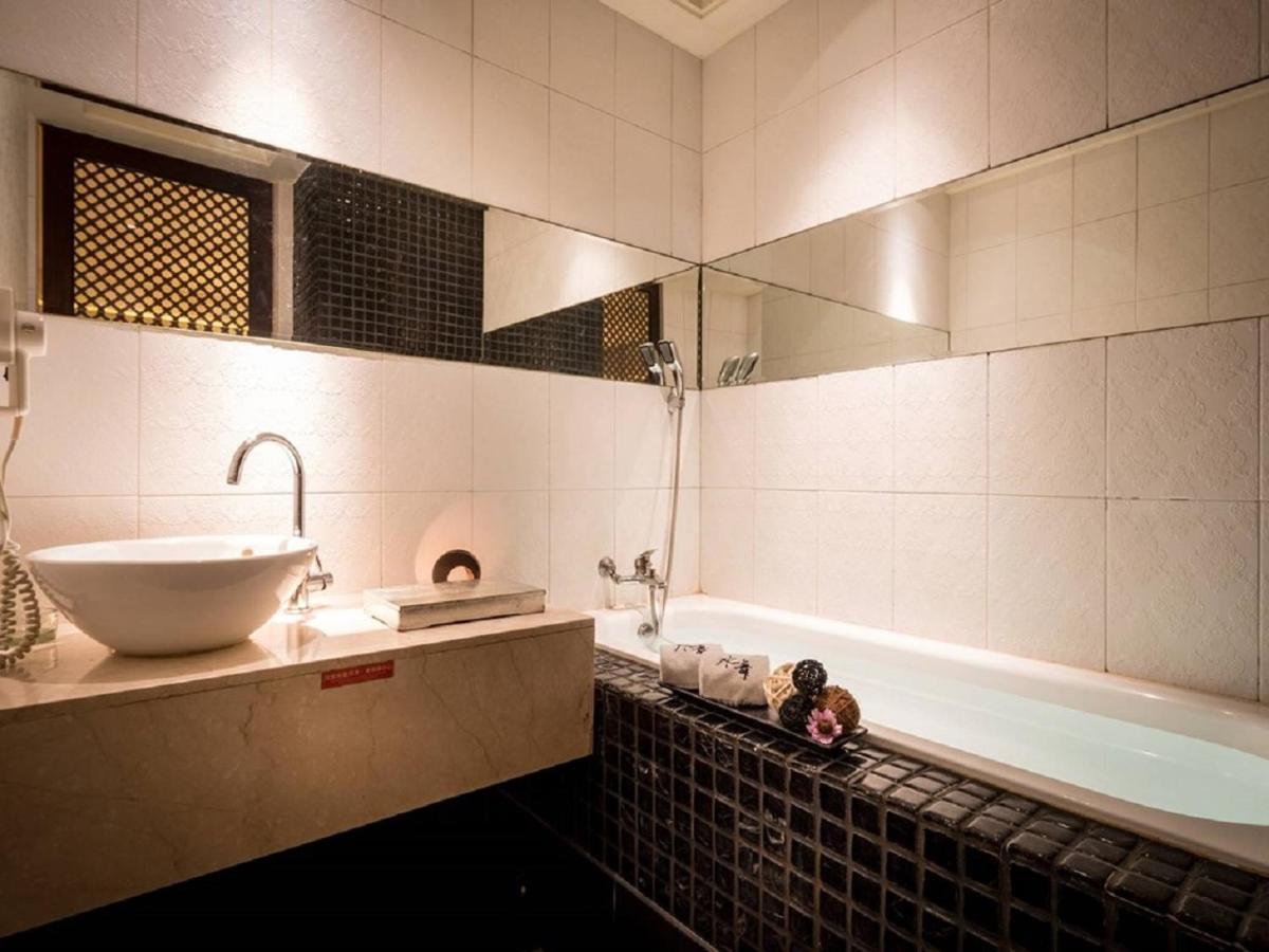 Liti Motel Đài Trung Ngoại thất bức ảnh