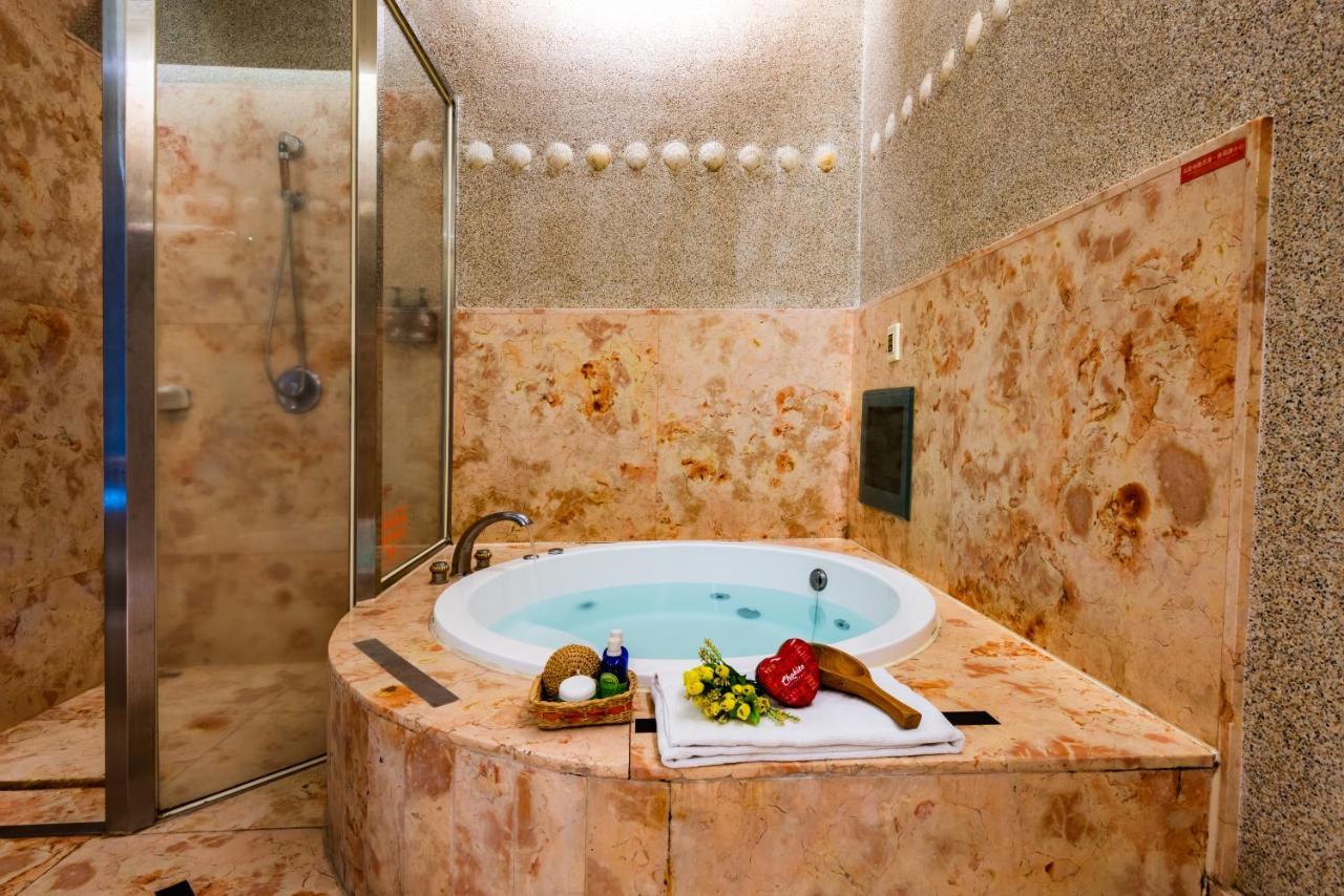 Liti Motel Đài Trung Ngoại thất bức ảnh