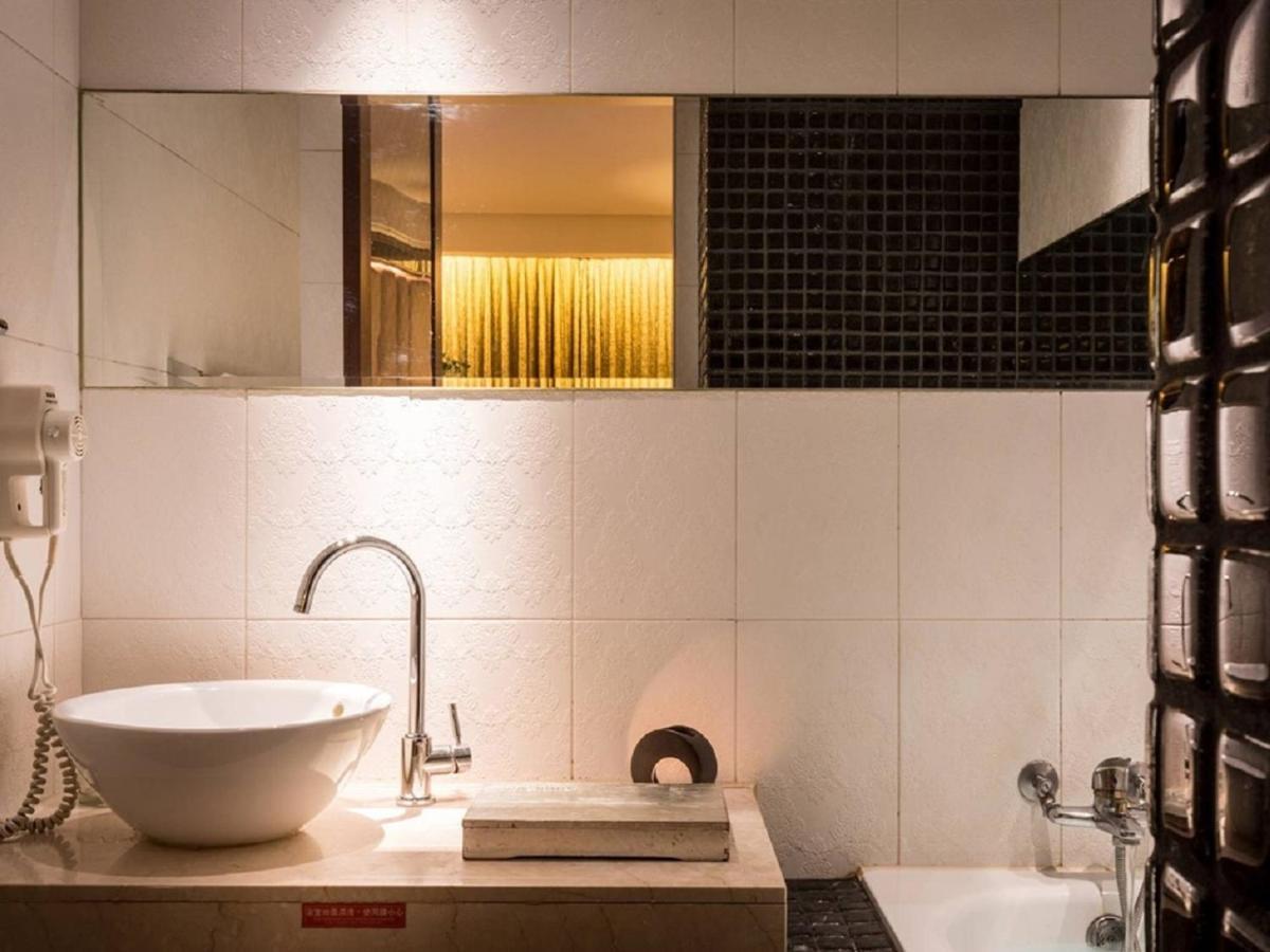 Liti Motel Đài Trung Ngoại thất bức ảnh