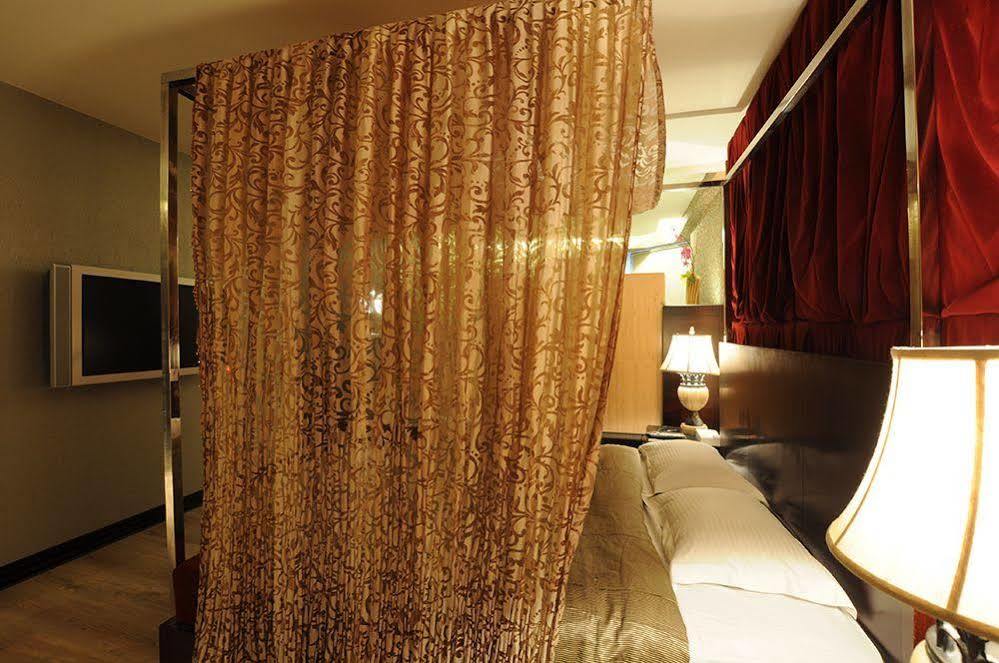 Liti Motel Đài Trung Ngoại thất bức ảnh