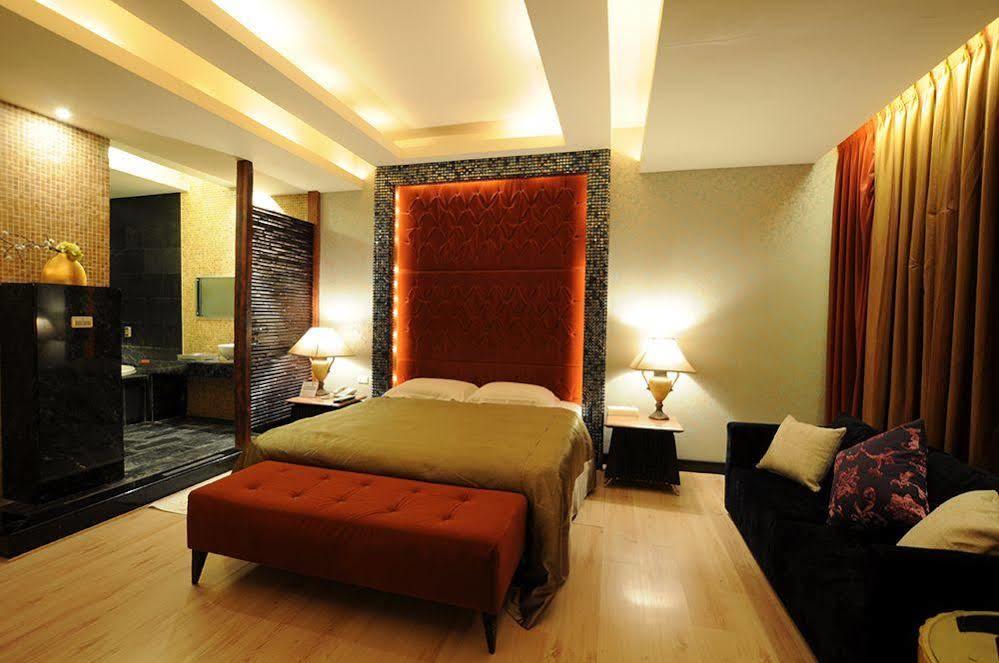 Liti Motel Đài Trung Ngoại thất bức ảnh