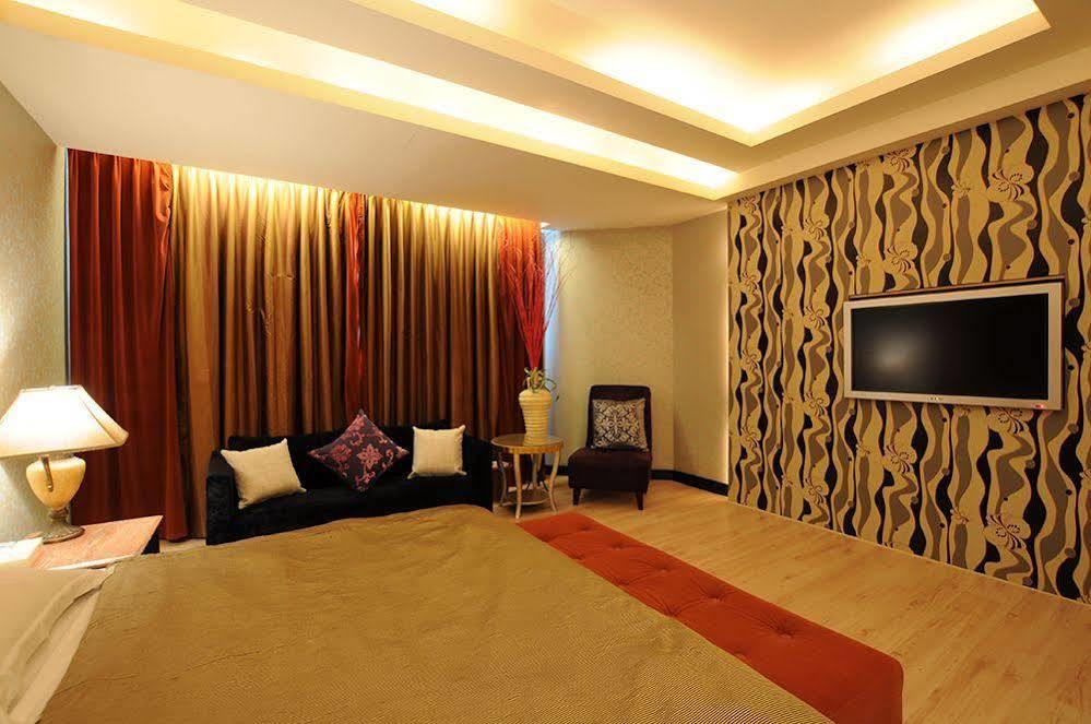 Liti Motel Đài Trung Ngoại thất bức ảnh